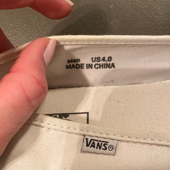 White vans - Picture 5 of 5